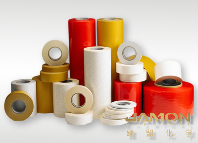 工業(yè)膠帶是一種廣泛應(yīng)用于各種工業(yè)領(lǐng)域中的膠帶，它具有高粘度、高耐用性和高抗拉強(qiáng)度等特點(diǎn)，能夠滿足工業(yè)生產(chǎn)中對(duì)粘合、封閉、保護(hù)等方面的需求。根據(jù)不同的用途和材料，工業(yè)膠帶可以分為多種類型。